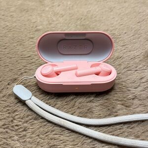 Razer Hammerhead Wireless Quartz Pink Headphones